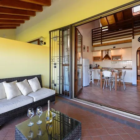 Loft Soppalcato Con Patio, Piscina E Parcheggio * Desenzano del Garda