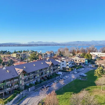 Loft Soppalcato Con Patio, Piscina E Parcheggio Apartmán Desenzano del Garda