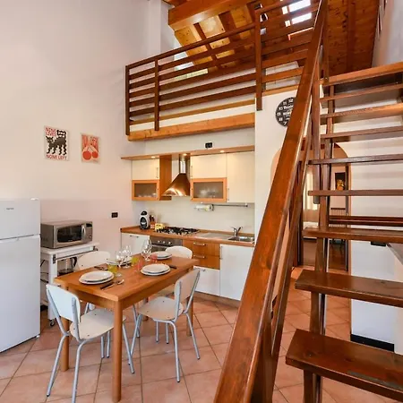 Loft Soppalcato Con Patio, Piscina E Parcheggio * Desenzano del Garda