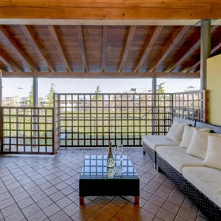 Loft Soppalcato Con Patio, Piscina E Parcheggio Apartmán *