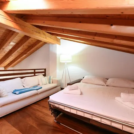 Apartmán Loft Soppalcato Con Patio, Piscina E Parcheggio