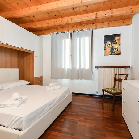 Apartmán Loft Soppalcato Con Patio, Piscina E Parcheggio