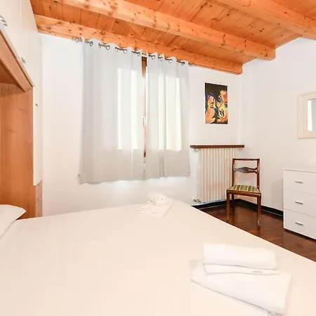 Loft Soppalcato Con Patio, Piscina E Parcheggio *