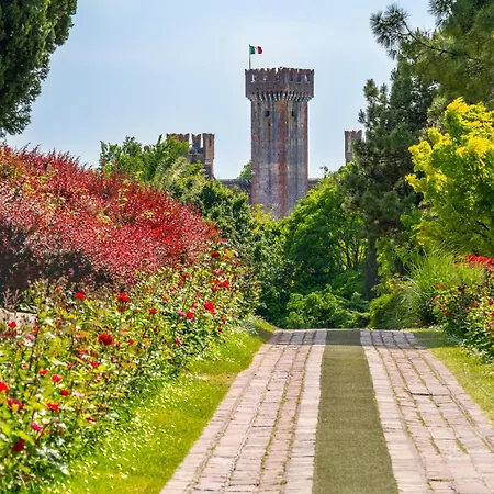 Loft Soppalcato Con Patio, Piscina E Parcheggio * Desenzano del Garda