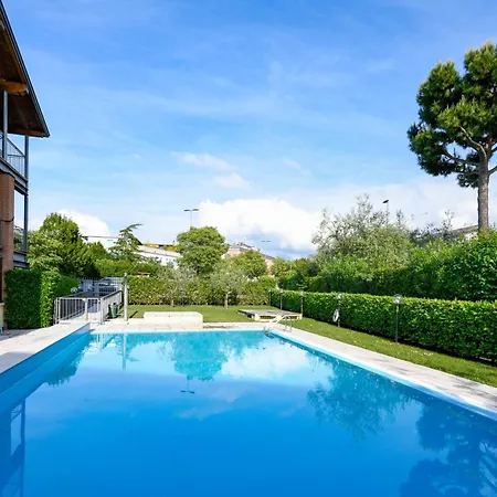 Loft Soppalcato Con Patio, Piscina E Parcheggio *