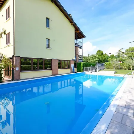 Loft Soppalcato Con Patio, Piscina E Parcheggio Desenzano del Garda