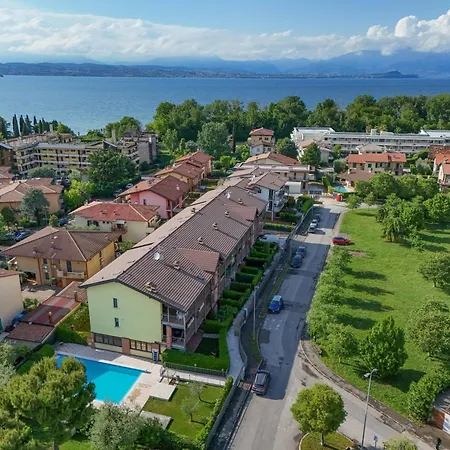 Loft Soppalcato Con Patio, Piscina E Parcheggio * Desenzano del Garda